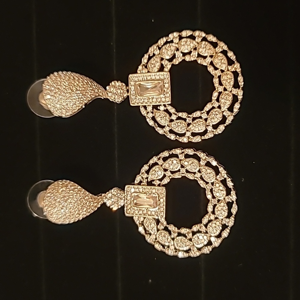 SHAZE EARRINGS- CELEBRATION ROUND DROP